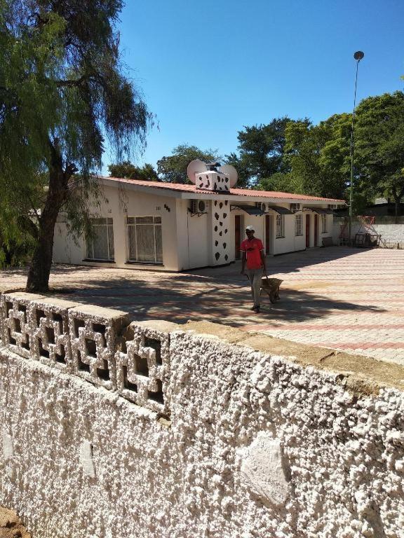 Brackendene Lodge Gaborone Extérieur photo