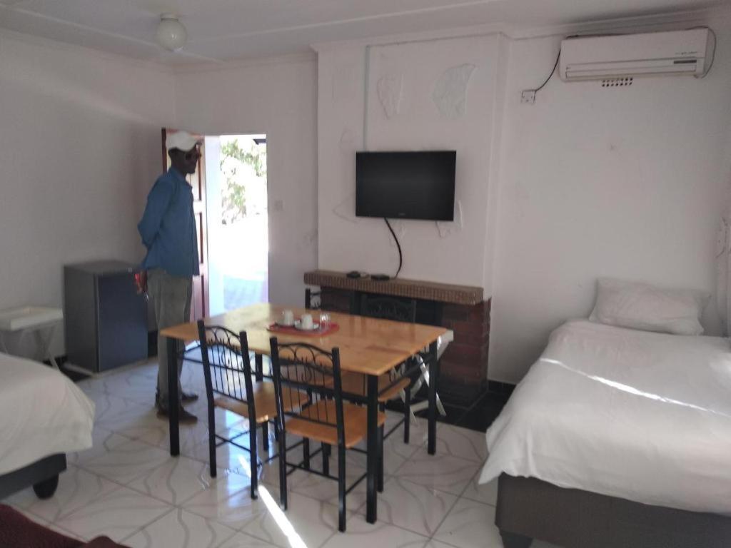 Brackendene Lodge Gaborone Extérieur photo